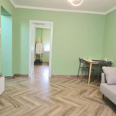 Apartamento 2V1 - Blloku Zy Tirana Exterior foto