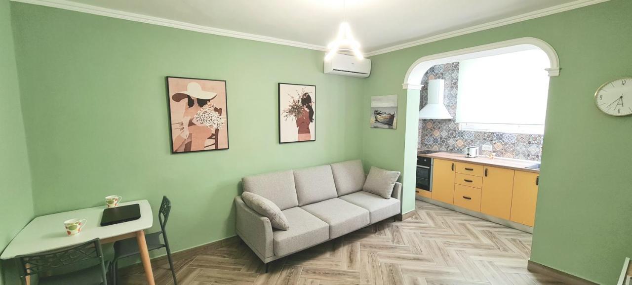 Apartamento 2V1 - Blloku Zy Tirana Exterior foto